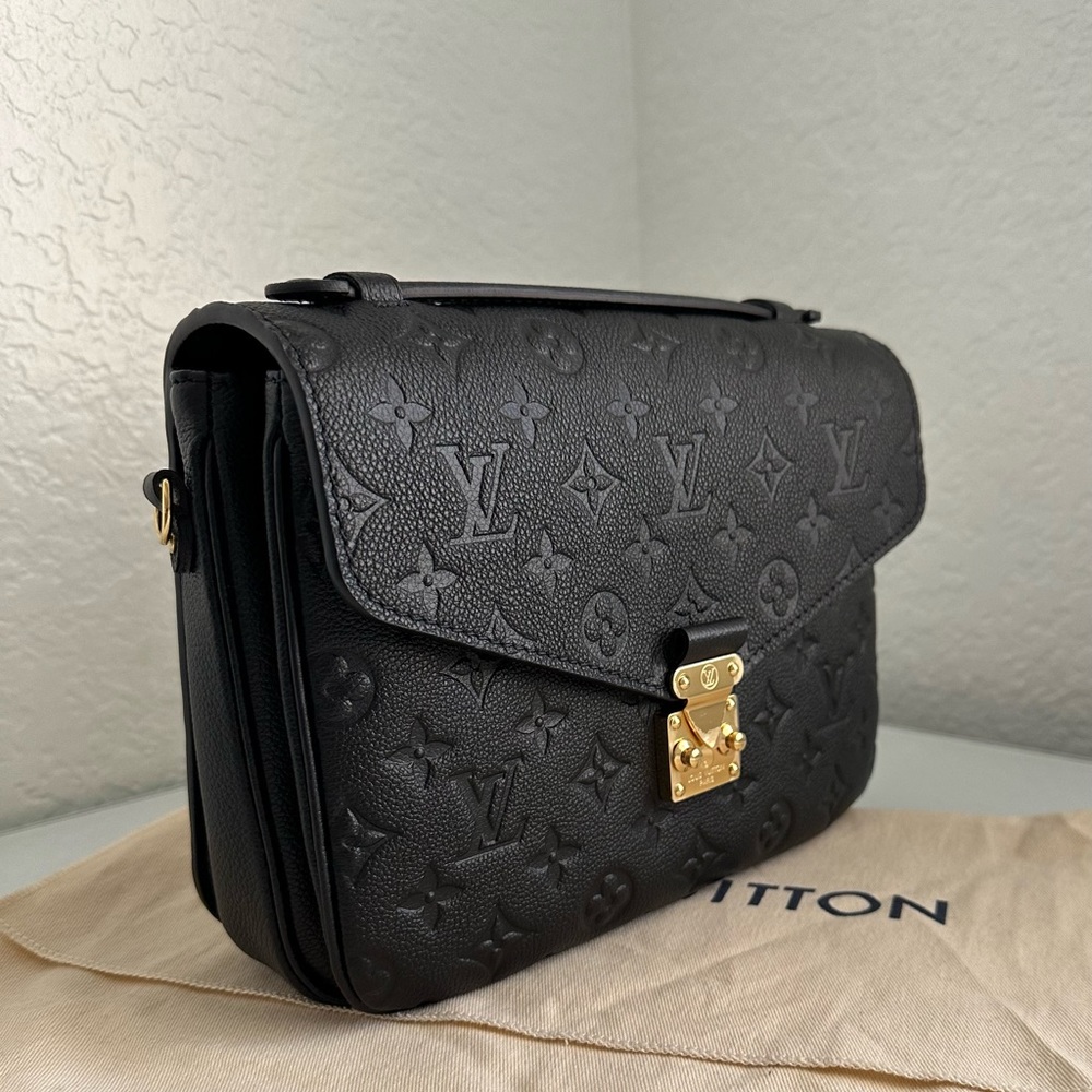 Louis Vuitton Métis Shoulder Bag - Picture 4 of 10